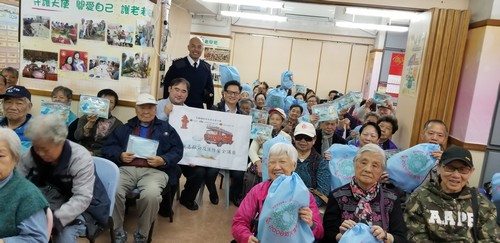 Visit to the Elderly Center cum Fire Safety Seminar (27 November 2017)